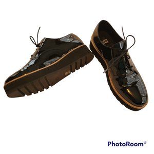 Eileen Fisher Black Patent Leather "Eddy" Lace up Oxford